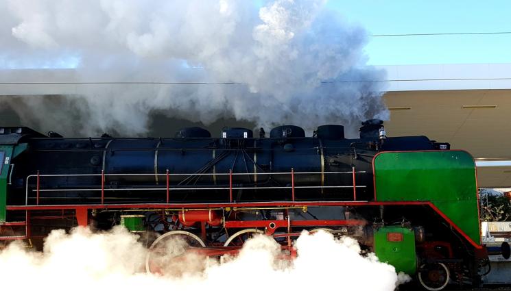 парен локомотив влак - Возим се на влак с парен локомотив през Искърското дефиле