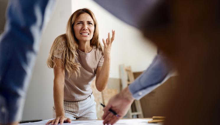 гняв ядосана жена скандал караница - МАГ ЗОДИАК: Овенът пали гнева най-бързо