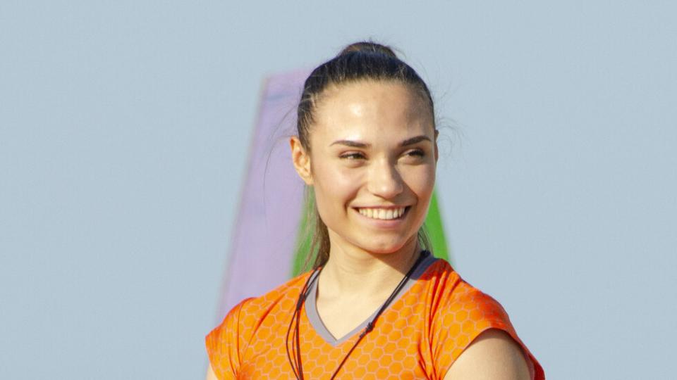 Изкусителната Виктория Пенелова бързо се превърна в една от най-запомнящите