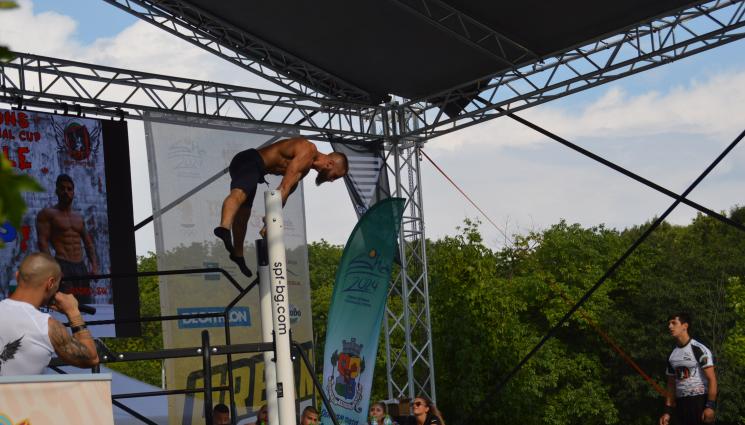 Ърбан зона - Словак с титлата в големия стрийт фитнес турнир 