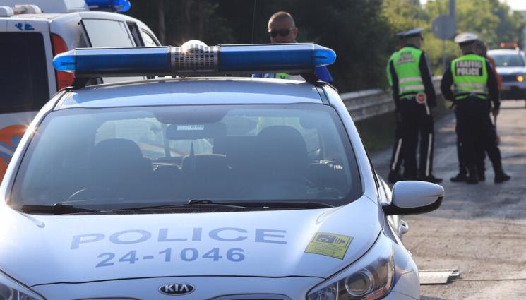 катастрофа - Шофьор прегази лежащ на пътя мъж!