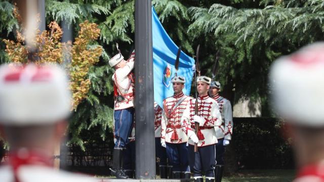 По случай Деня на София: Тържествен водосвет и приемане на почетния караул (СНИМКИ)