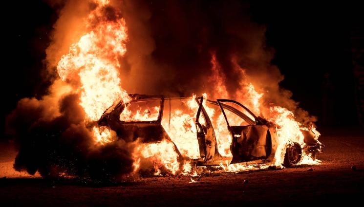 катастрофа - Млад шофьор загина, след като взриви BMW с газова уредба до гробище