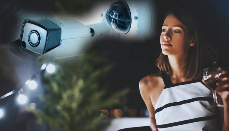 камера - БИГ БРАДЪР: Баща окичи камера на главата на щерка си да я следи! (ВИДЕО)