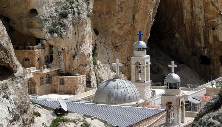 Чудеса и вяра - ЧУДЕСА И ВЯРА: Света Текла цери безплодие и парализа (СНИМКИ)