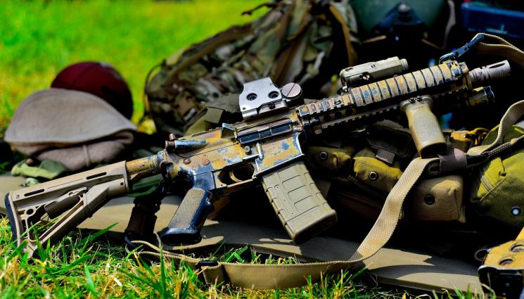 оръжие - САЩ изпратиха на Тайван мухлясали бронежилетки и картечници (СНИМКИ)