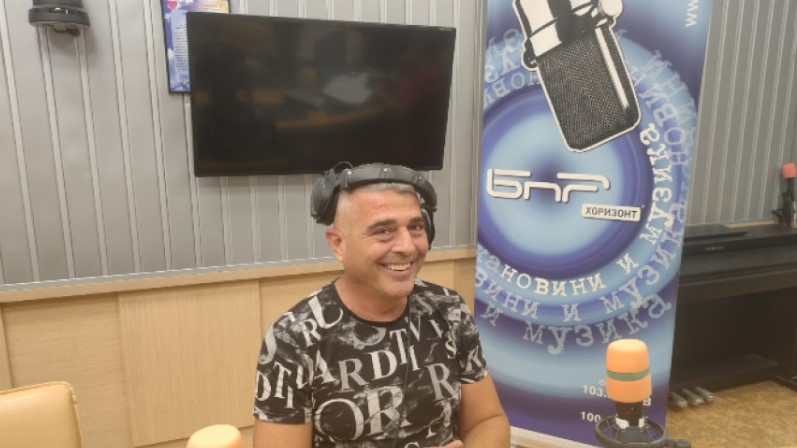 Диджеят отрязал Ноле