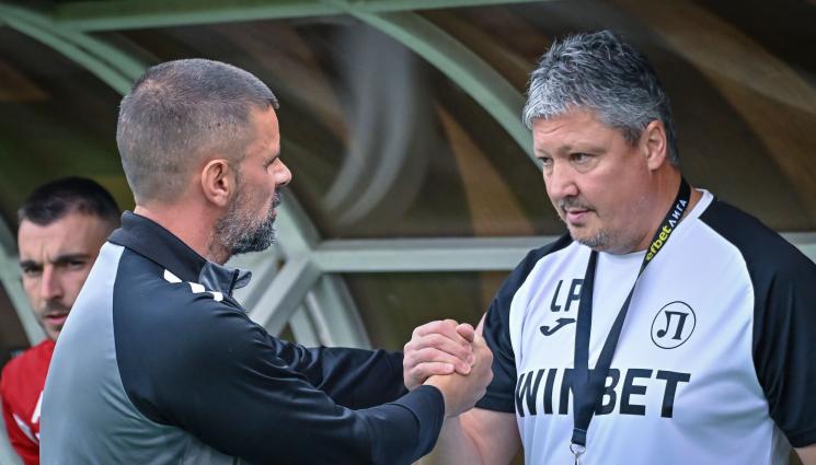 Валентин Илиев Любослав Пенев - Вальо Илиев: Второто полувреме вдигнахме оборотите и спечелихме. Любо Пенев: След първия гол ни паднаха тонусът и мотивацията
