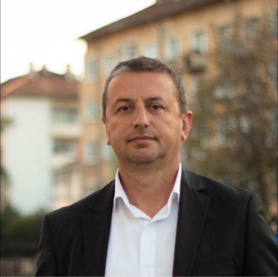 Даниел Петров