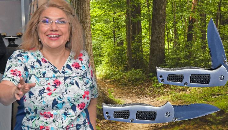 Марта Вачкова - С НОЖ В РЪКА: Марта броди в гората! (СНИМКА)