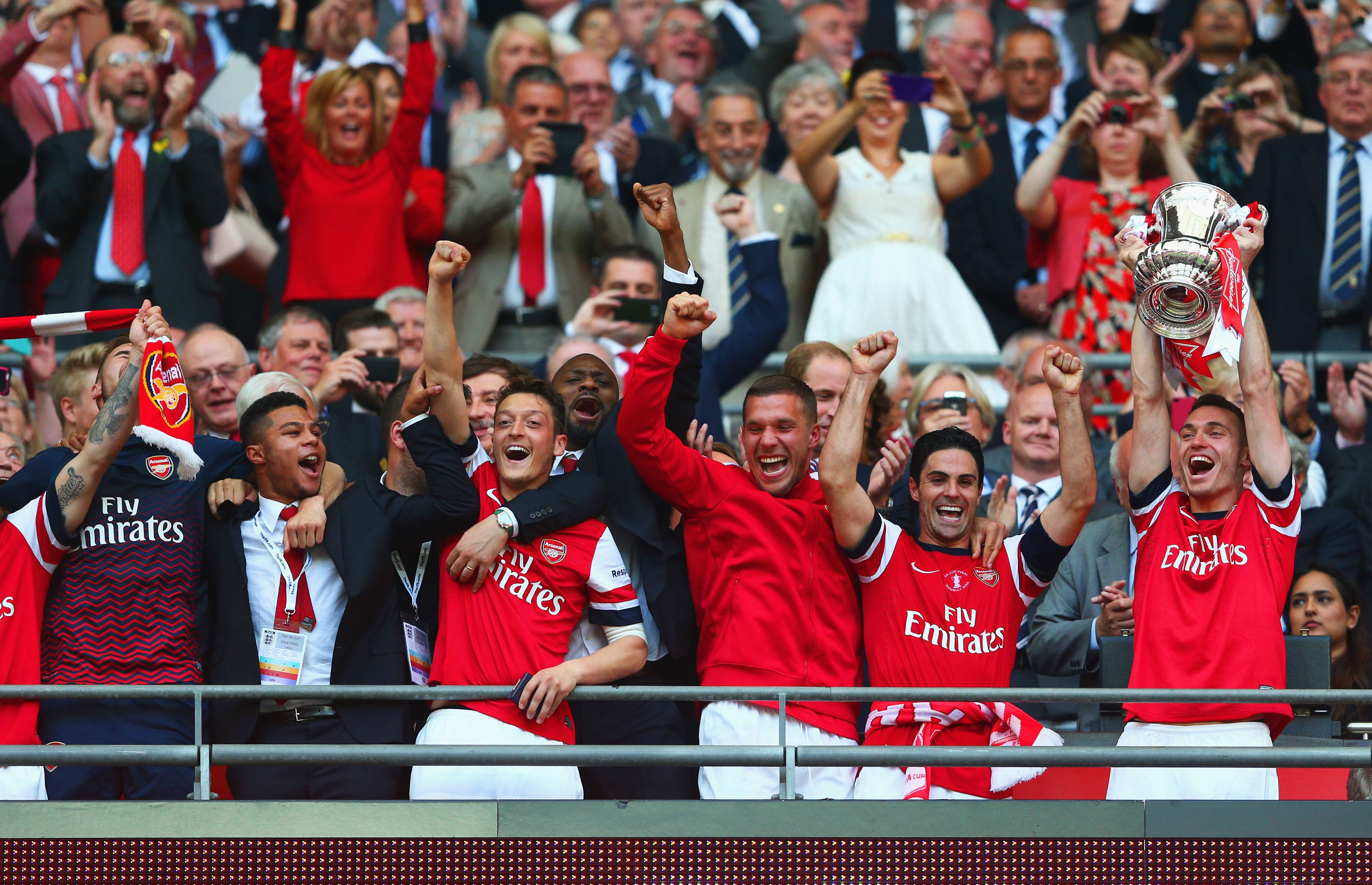 Микел Артета