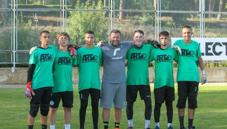 вратарски лагер - Бивш страж на Локо Сф прави специален легар за млади вратари