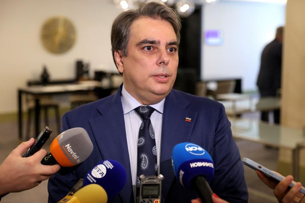  Асен Василев 