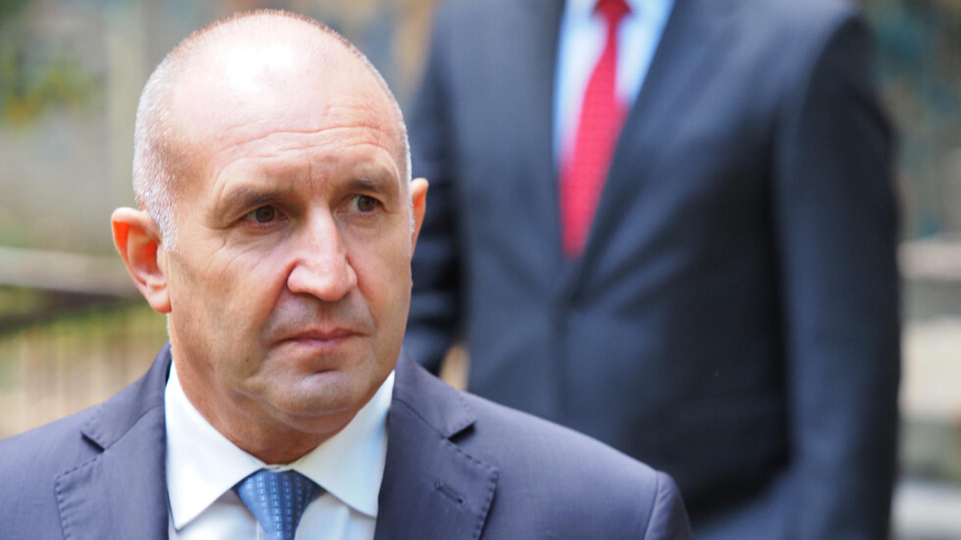 Президентът Румен Радев отправи поздравление към българските жени за Осми