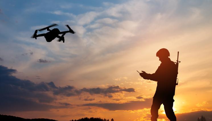 дрон войник - НЯМА СКРИТО МЯСТО: Хванаха дронове над свръхсекретни военни фабрики!