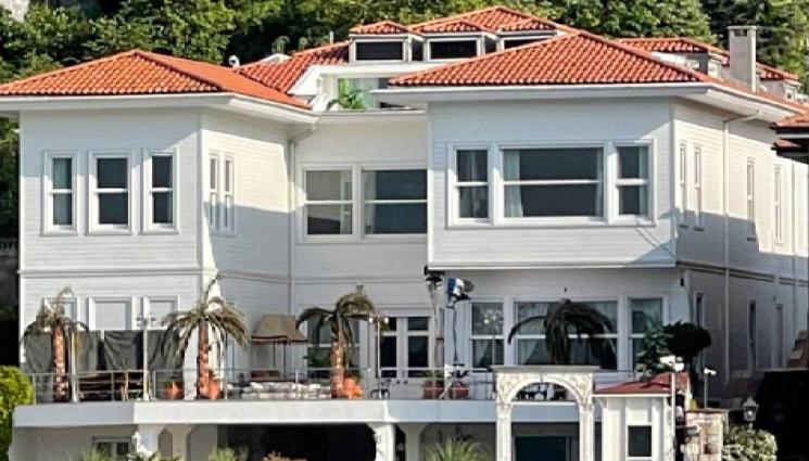 вила златното момче - ЗЛАТНО ВРЕМЕ: Продават вилата от „Златното момче“