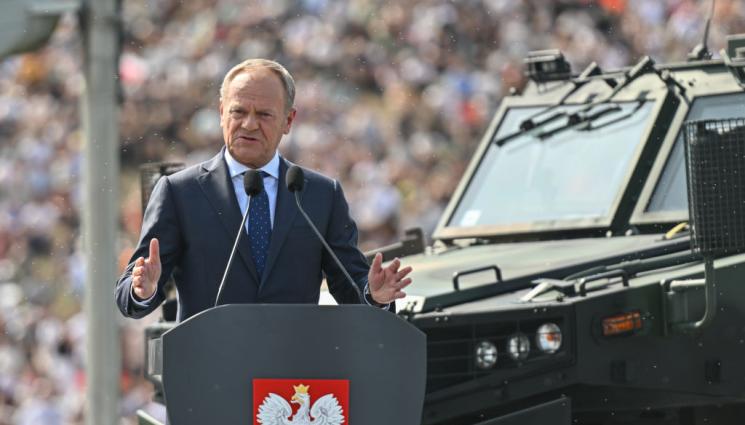 Доналд Туск - Доналд Туск предупреди: Полша ще сваля всичко, което наруши въздушното ѝ пространство