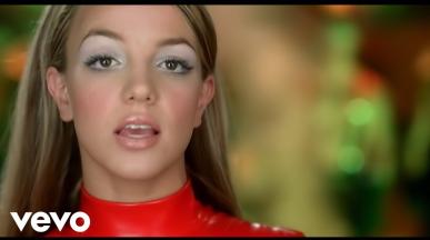 Britney Spears - OOPS!... I DID IT AGAIN