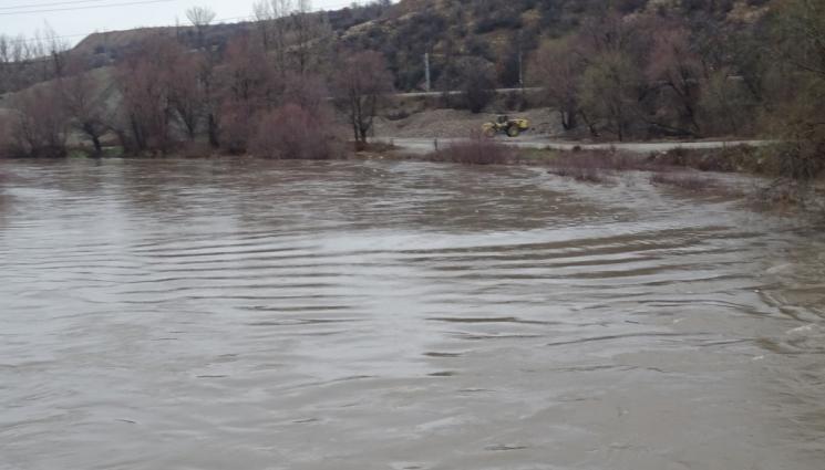 река Струма - СТАНА ОРАНЖЕВА: Отровили река Струма? (СНИМКА)
