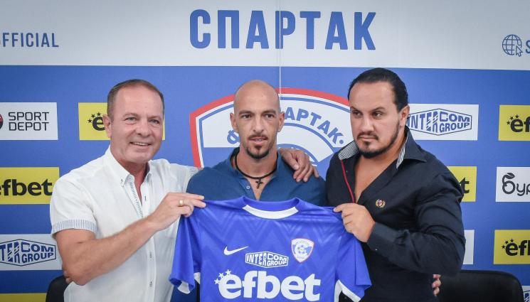 Спартак Варна Кириакос Георгиу - Арестуваха народ като за цял отбор за събличането на треньора на Спартак Варна