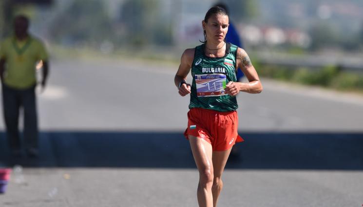 Христина Козарева маратон Улм - 39-годишна габровка триумфира в юбилеен немски маратон