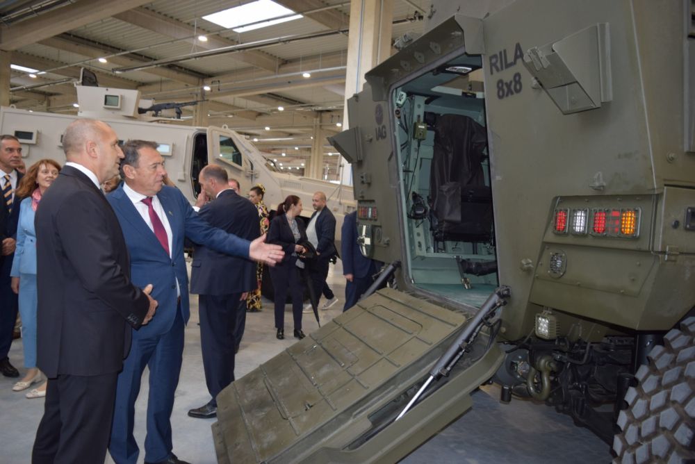 Откриха първия български завод за бронирани автомобили в Бургас