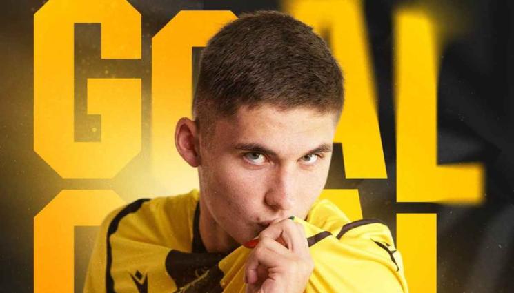 Димитър Папазов Болоня - Наш талант с 90 минути и жълт картон срещу Ливърпул в Шампионската лига до 19 години