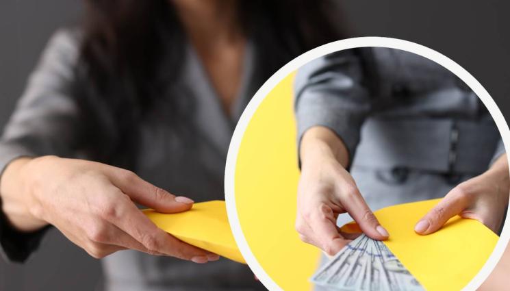 плик с пари - Измамничка събира дарения с фейк документи за болни дете!