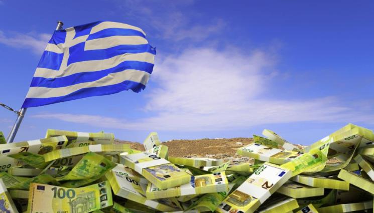 гърция евро пари - Мъж по погрешка хвърли €20 000 на боклука!