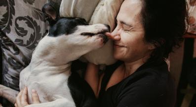 куче човек обич