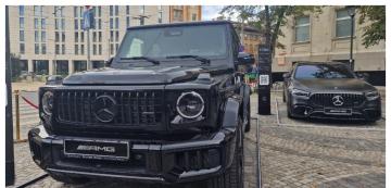 <p>Mercedes-Benz G63 AMG</p>