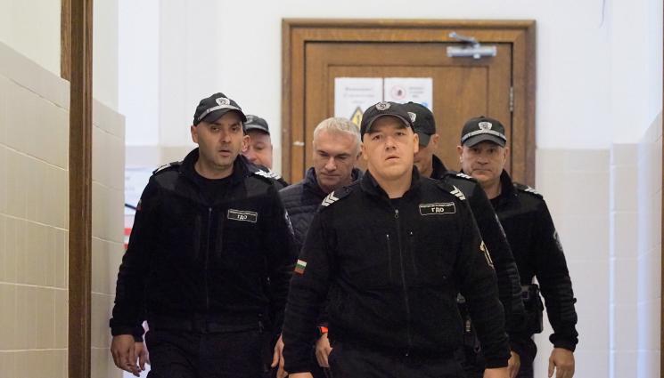 Джейхан Ибрямов - Джейхан Ибрямов запазва имунитета си!