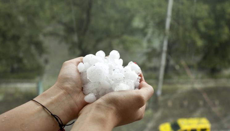 градушка - ЖЕГАТА ДОКАРА ГРАДУШКА: Ледени топки удрят столицата! (ВИДЕО)