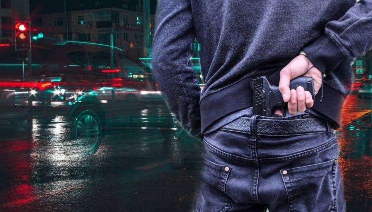 пистолет мутра - ЛЕТЯТ КУРШУМИ: 45-годишен стреля напосоки в столичен квартал!