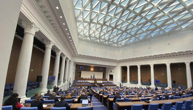 парламент - Промените в Закона за съдебната власт минаха