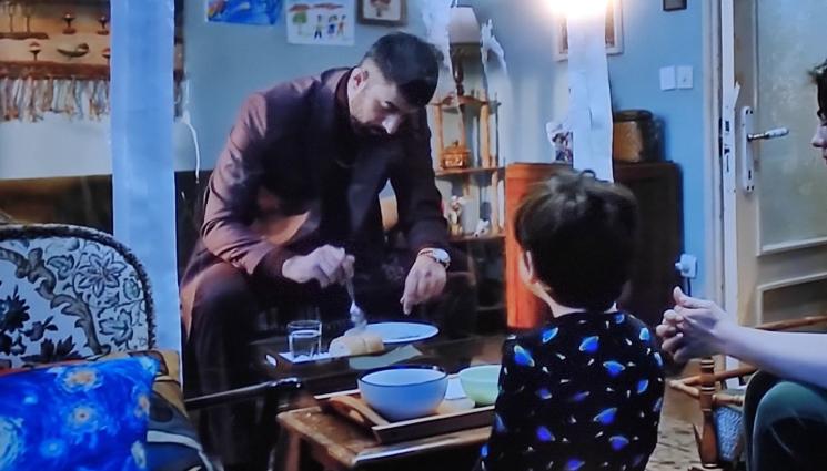 в кухнята на - ЗЛАТНО ВРЕМЕ: В кухнята на „Казвам се Фара“: Фесенджан за батко Тахир (РЕЦЕПТА)