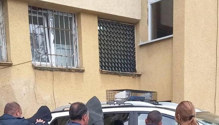 полиция - ЧЕНГЕТА НАКРАК: Четирима на топло за купуване на гласове за изборите!