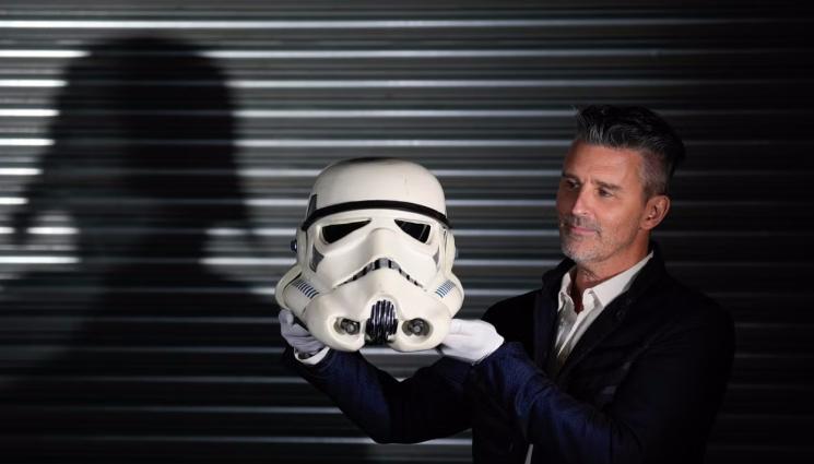 ШЛЕМ - ТЪРГ В ЛОНДОН ЧУПИ РЕКОРДИ: Платиха £500 000 за шлем от Star Wars!