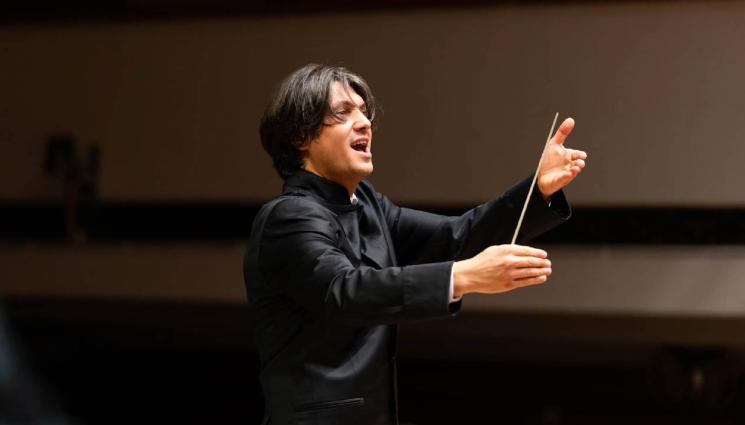 Йордан Камджалов - Диригентът Йордан Камджалов пред 