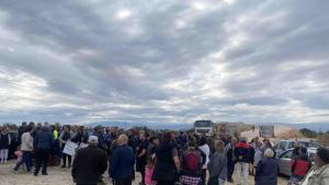 Жителите на селата Трилистник и Рогош излязоха на протест заради