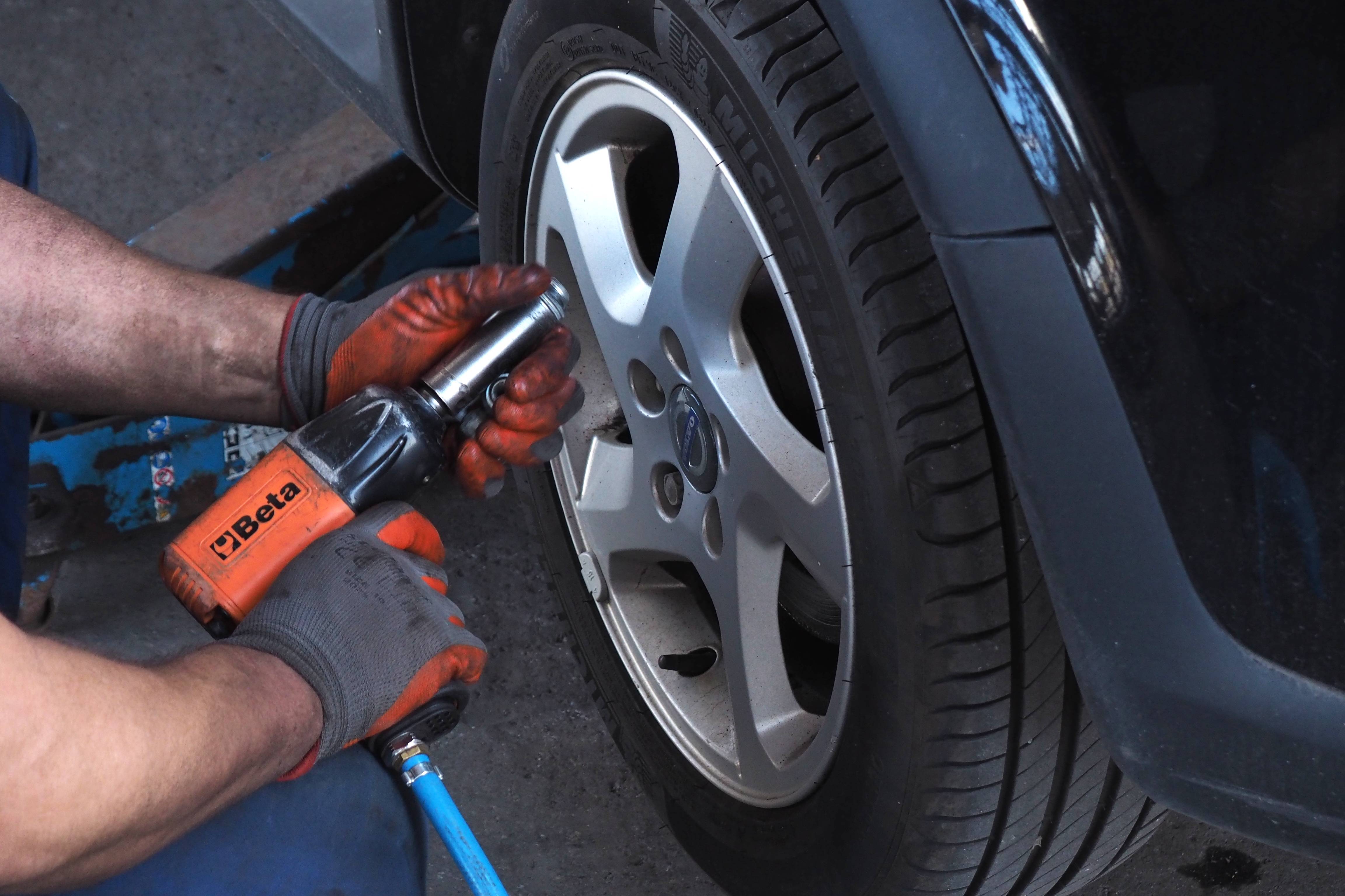  Вторият комплект гуми с джанти към този момент излиза много по-скъпо. 