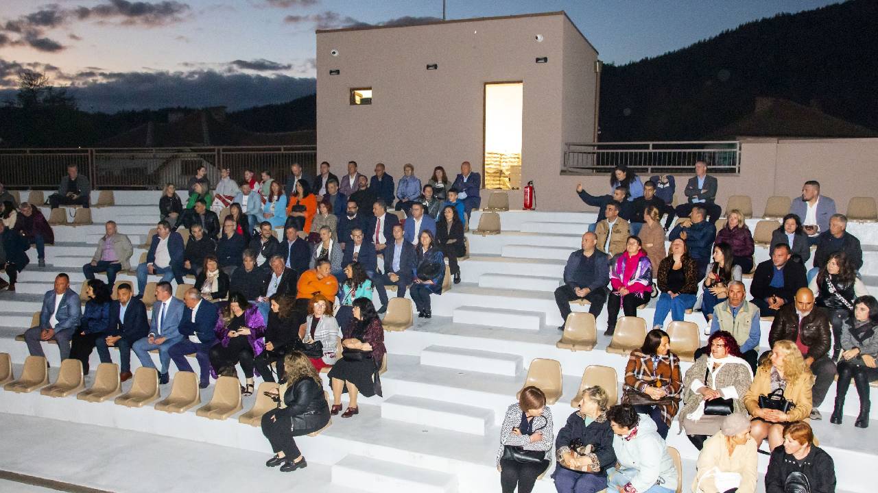 лятно кино Етрополе