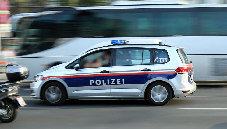 полиция Австрия - Български шофьор предизвика зрелищна гонка с полицията в Австрия