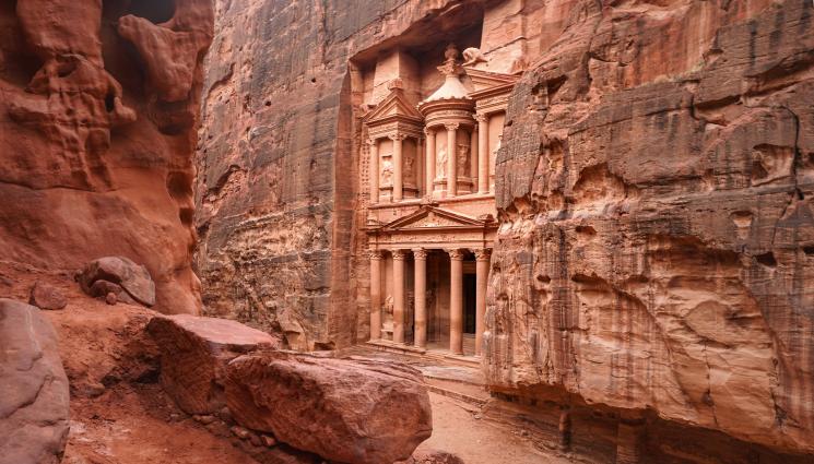 Петра Йордания - НЕВЕРОЯТНО: Намериха тайна гробница под снимачната площадка на