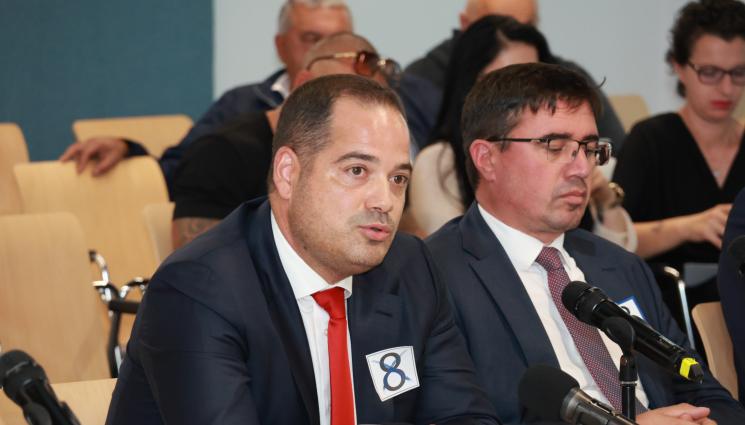 делям пеевски - Приоритетите на ДПС - Ново начало за гарантиране сигурността на българските граждани представиха в Бургас кандидатите за народни представители на среща с граждани и НПО