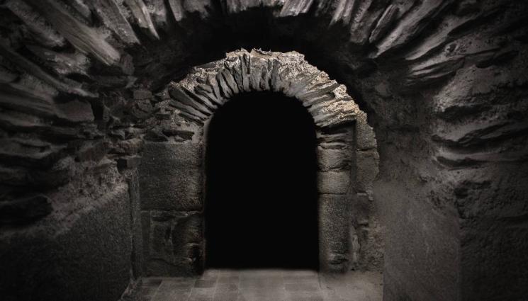 тунел - СМРАЗЯВАЩО: Откриха вход към Подземния свят! (СНИМКИ)