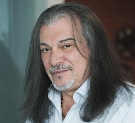 Водещ филмов и телевизионен продуцент визионер в медийната и развлекателната