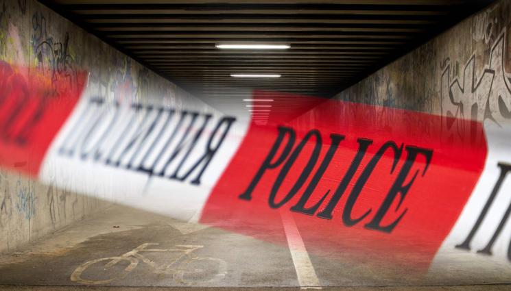подлез полиция - КЪРВАВА СТРЕЛБА: 15-годишен уби три деца и двама възрастни!