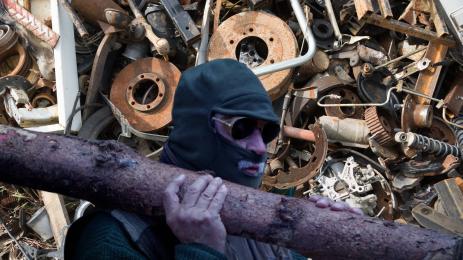 маскиран дядо желязо