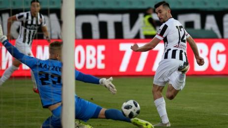 Ален Ожболт бележи с пета